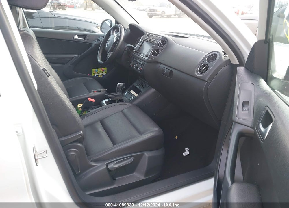 2017 VOLKSWAGEN TIGUAN 2.0T/2.0T S VIN: WVGAV7AX2HK014441