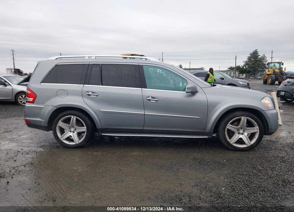 2011 MERCEDES-BENZ GL 550 VIN: 4JGBF8GE0BA757576