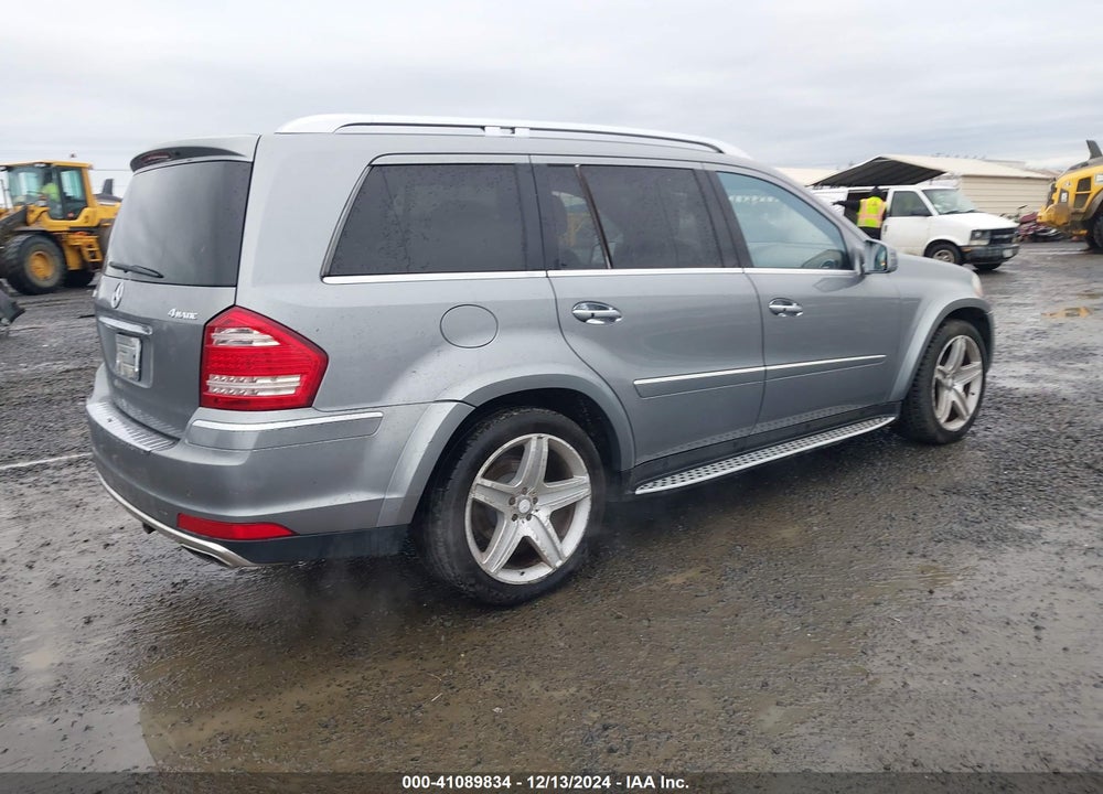 2011 MERCEDES-BENZ GL 550 VIN: 4JGBF8GE0BA757576