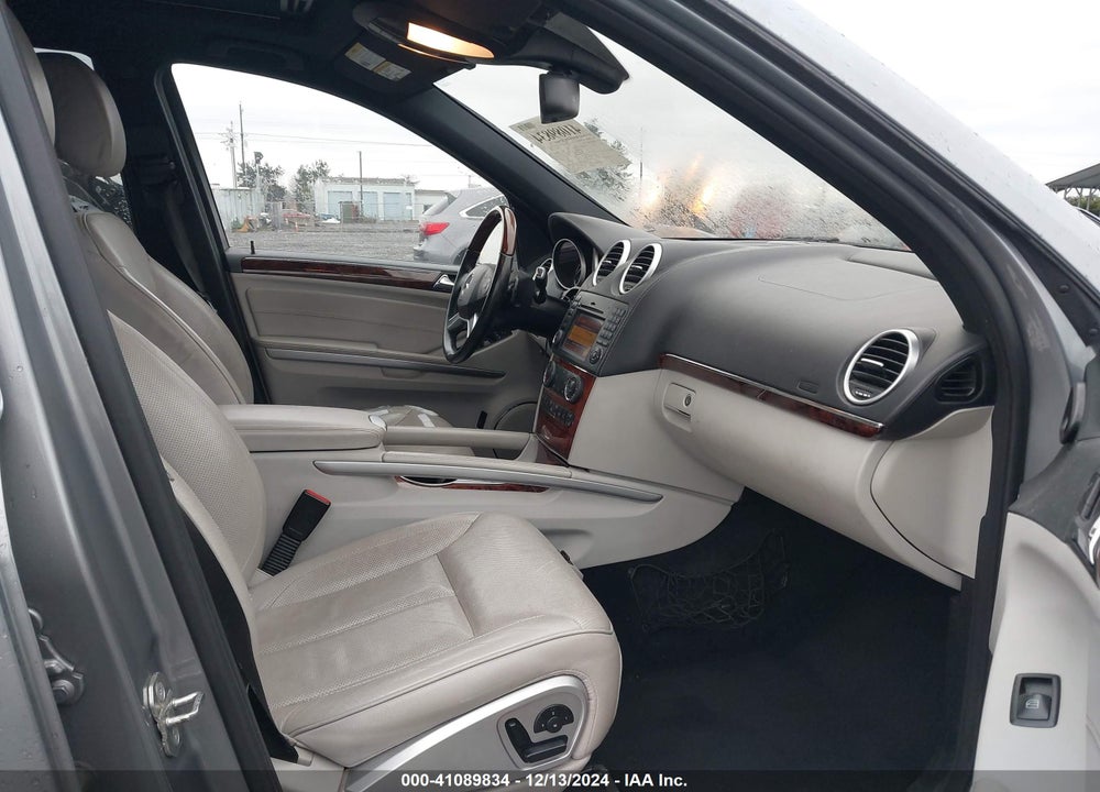 2011 MERCEDES-BENZ GL 550 VIN: 4JGBF8GE0BA757576