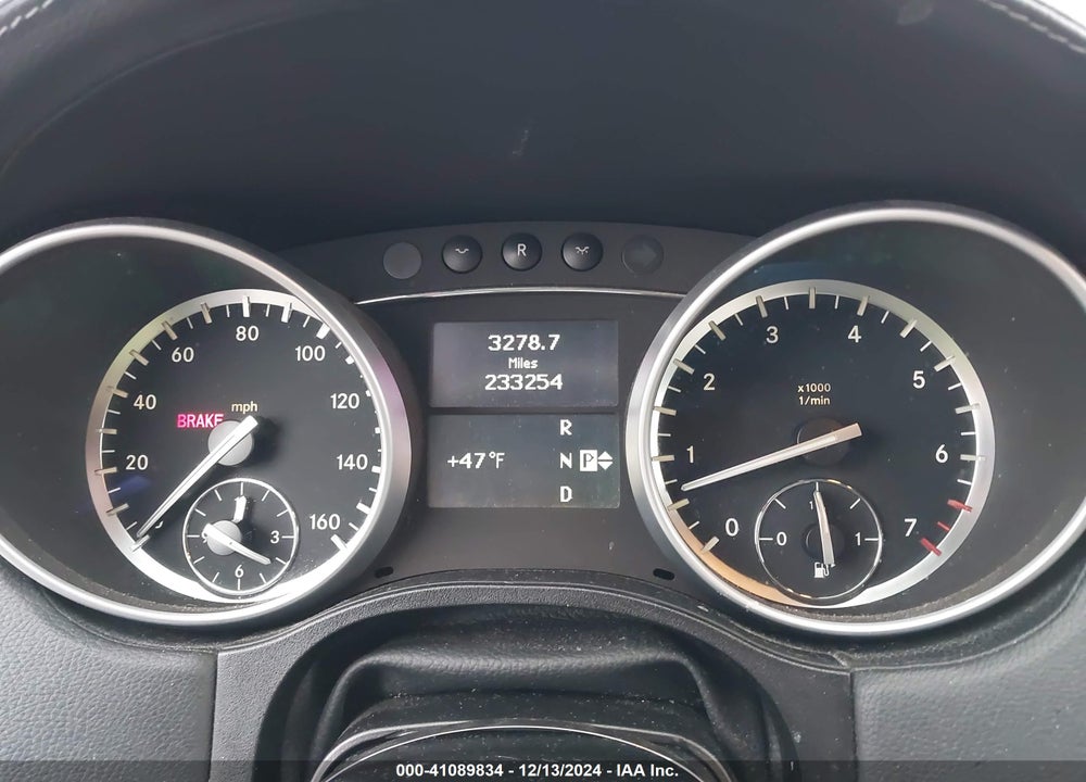 2011 MERCEDES-BENZ GL 550 VIN: 4JGBF8GE0BA757576