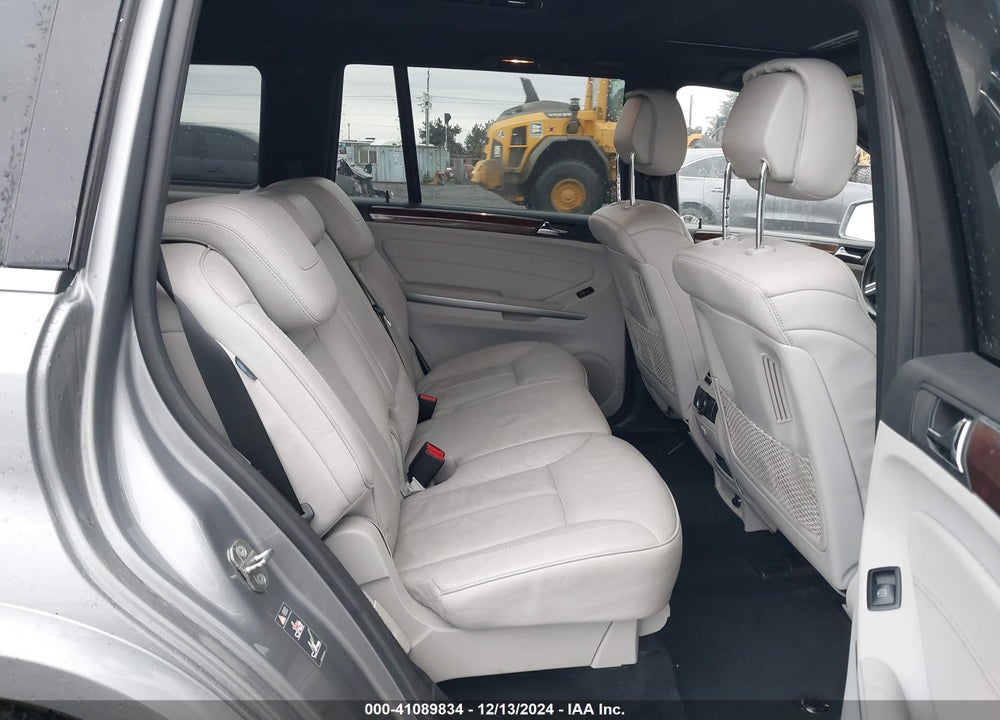 2011 MERCEDES-BENZ GL 550 VIN: 4JGBF8GE0BA757576