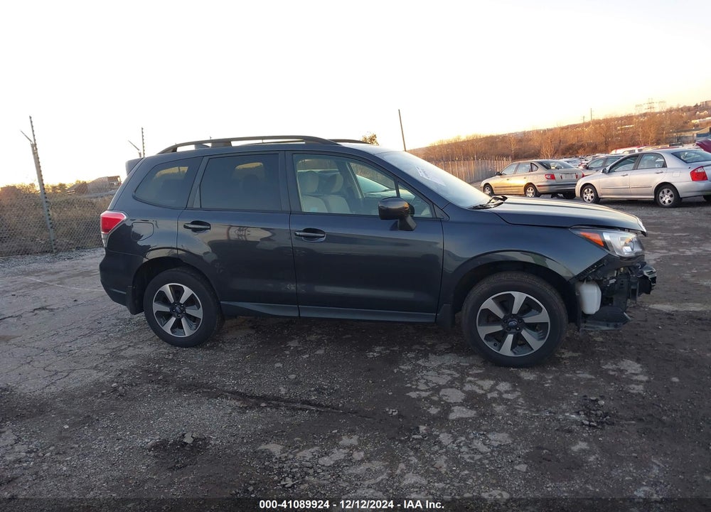 2017 SUBARU FORESTER 2.5I PREMIUM VIN: JF2SJAEC2HH524215