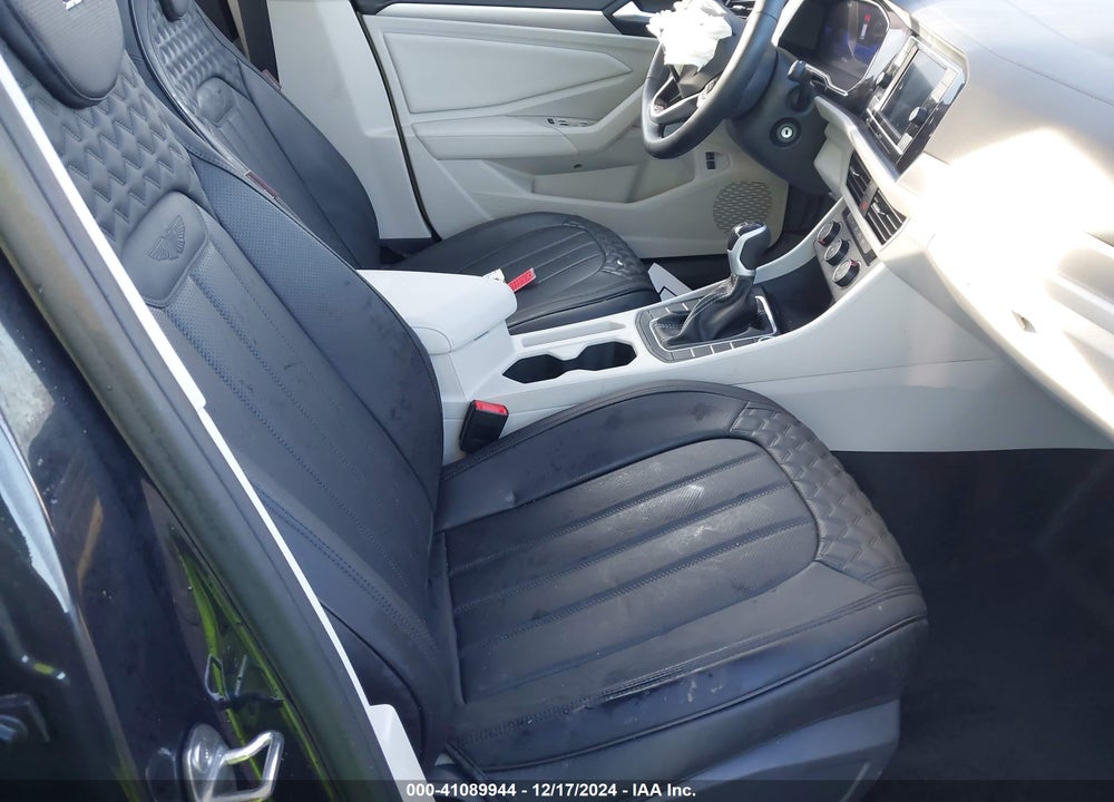 2024 VOLKSWAGEN JETTA VIN: 3VW4M7BU9RM098872