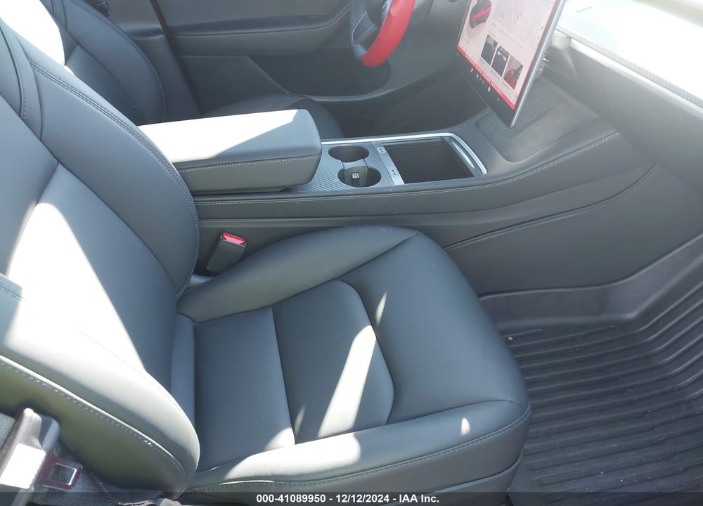 2024 TESLA MODEL Y LONG RANGE DUAL MOTOR ALL-WHEEL DRIVE VIN: 7SAYGDEEXRA286352