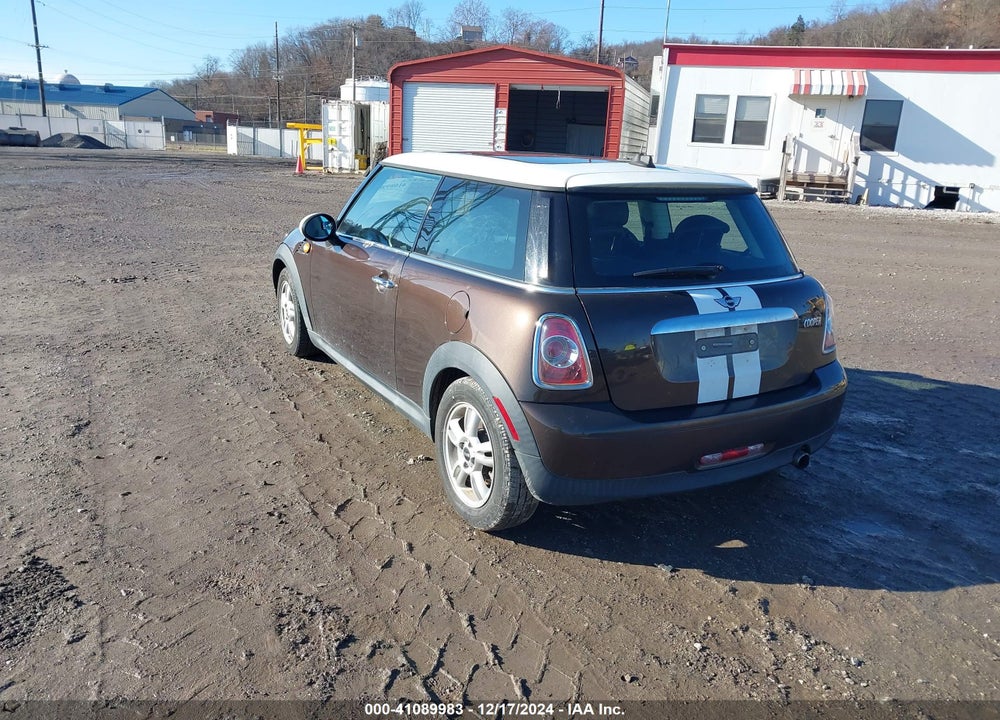 2012 MINI COOPER VIN: WMWSU3C54CT263887