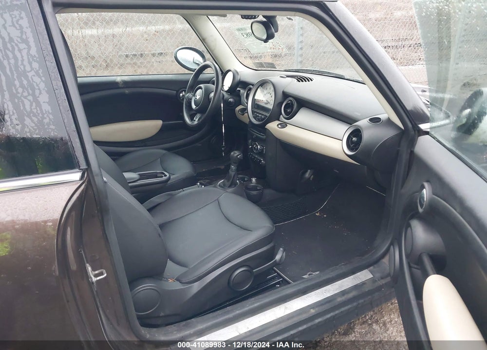 2012 MINI COOPER VIN: WMWSU3C54CT263887