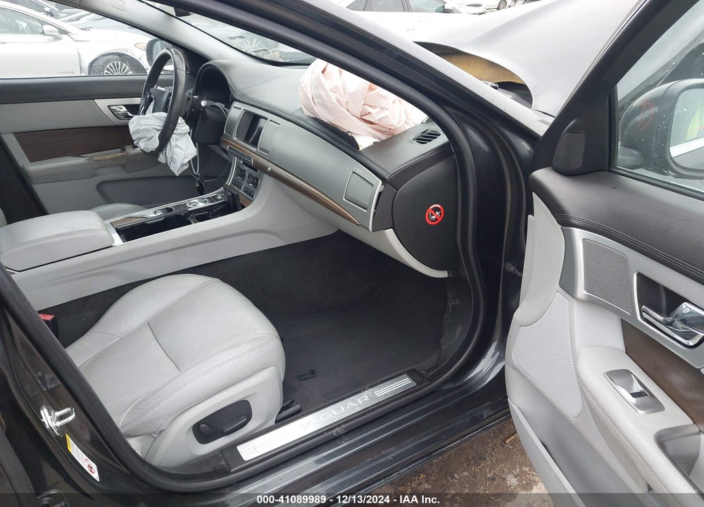 2014 JAGUAR XF VIN: SAJWA0ES4EPU29711
