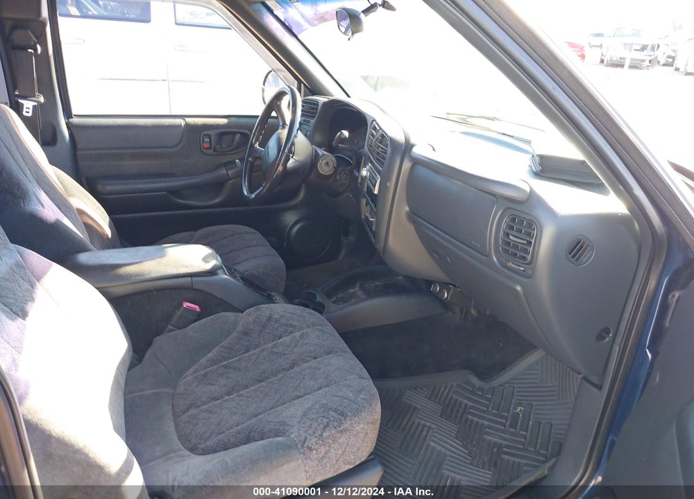 2002 GMC SONOMA SLS VIN: 1GTCS19W128244099