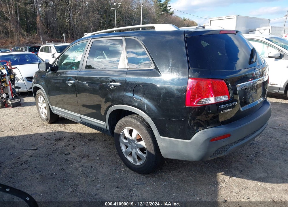 2011 KIA SORENTO LX VIN: 5XYKTDA13BG055313