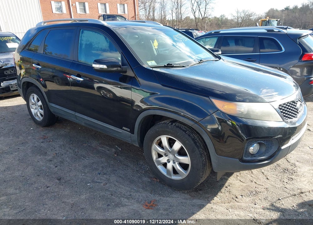 2011 KIA SORENTO LX VIN: 5XYKTDA13BG055313