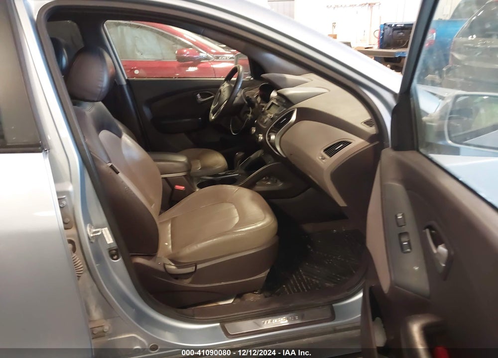 2010 HYUNDAI TUCSON LIMITED VIN: KM8JUCAC5AU056430