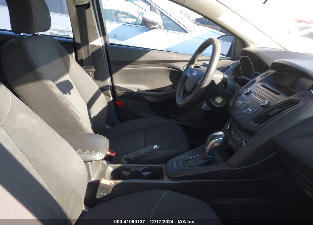 2016 FORD FOCUS SE VIN: 1FADP3K23GL231180