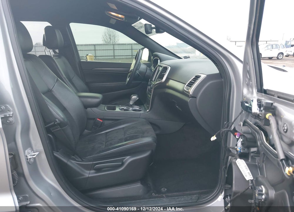 2018 JEEP GRAND CHEROKEE VIN: 1C4RJFAG3JC377389