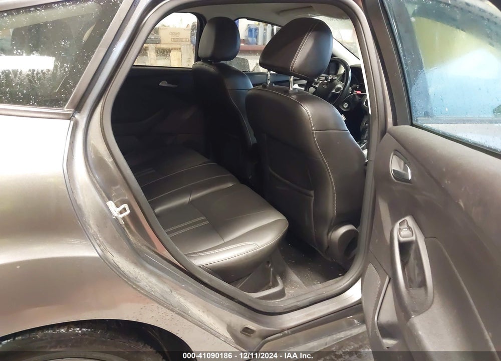2014 FORD FOCUS SE VIN: 1FADP3K23EL213162