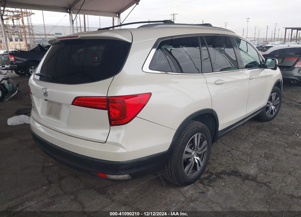 2017 HONDA PILOT EX VIN: 5FNYF5H40HB009252