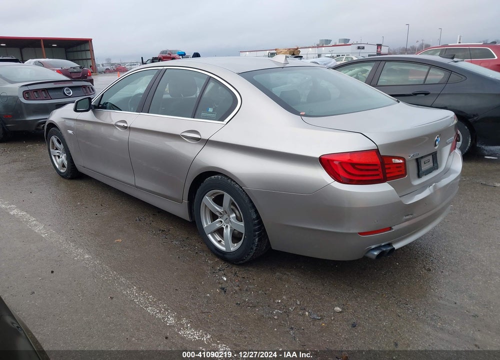 2013 BMW 528I VIN: WBAXH5C54DD106572