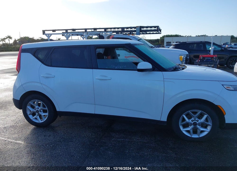2021 KIA SOUL !/+/S VIN: KNDJ23AU1M7769377