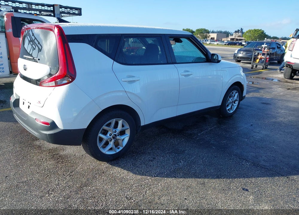2021 KIA SOUL !/+/S VIN: KNDJ23AU1M7769377