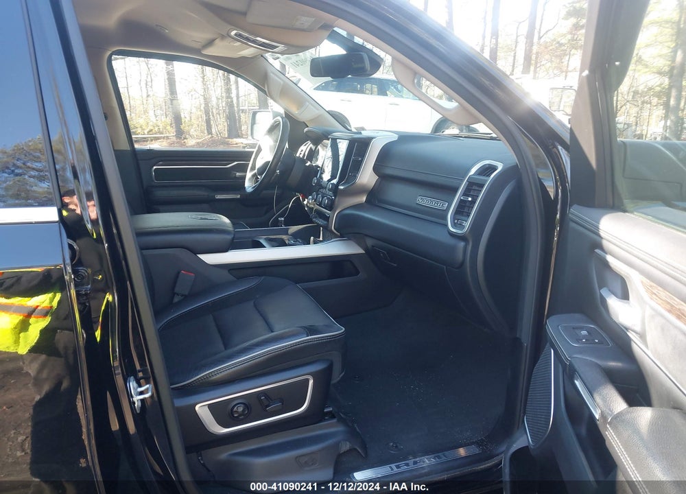 2020 RAM 1500 LAIE  4X4 5'7 BOX VIN: 1C6SRFJT5LN393017