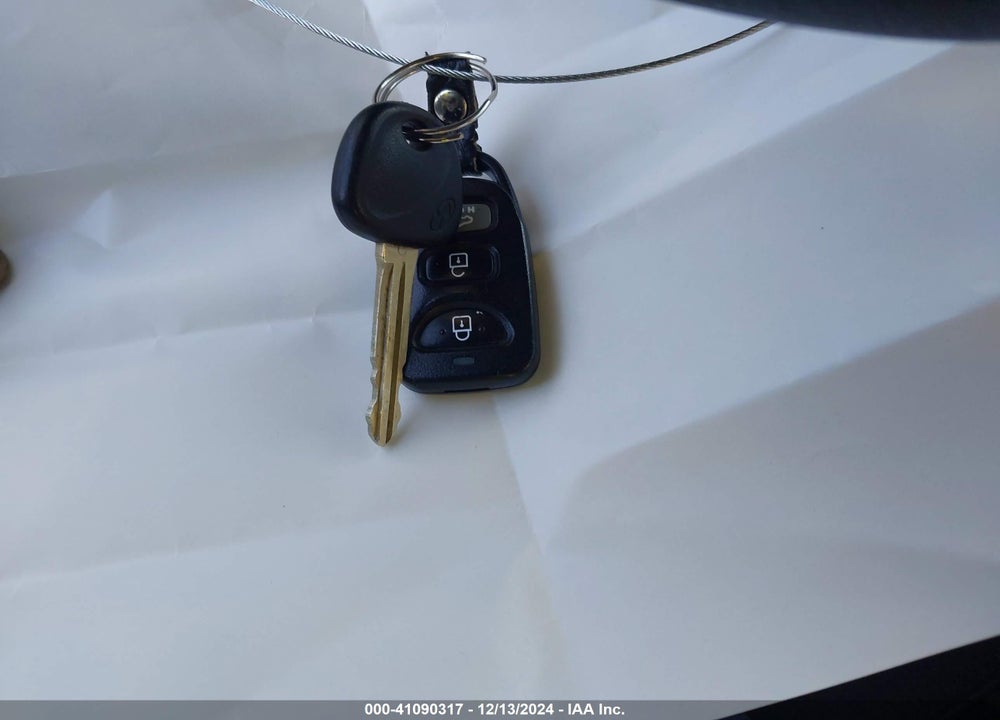 2017 HYUNDAI ELANTRA VIN: KMHD84LF7HU405676