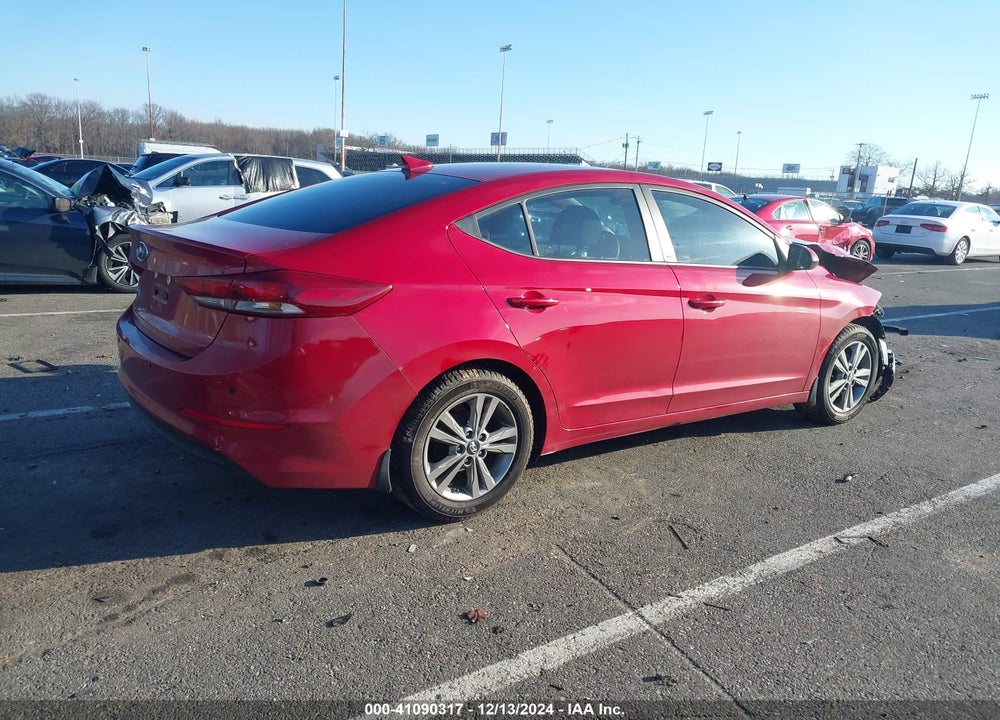 2017 HYUNDAI ELANTRA VIN: KMHD84LF7HU405676