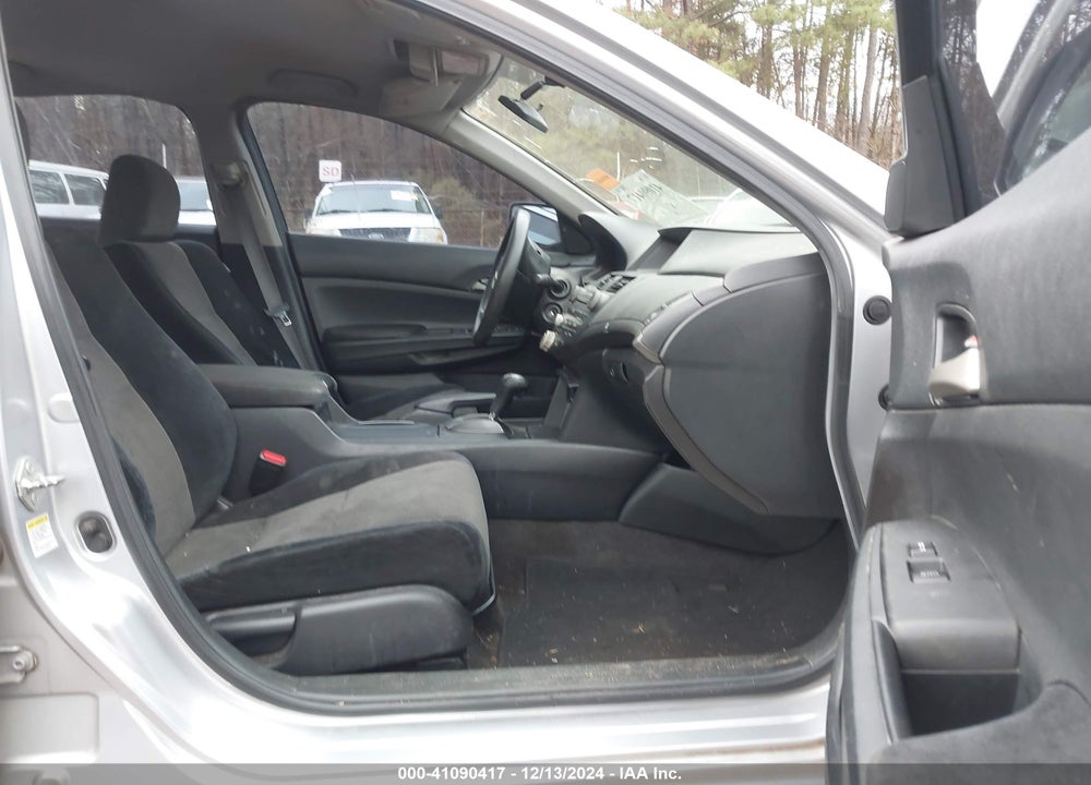 2008 HONDA ACCORD VIN: 1HGCP26428A081671