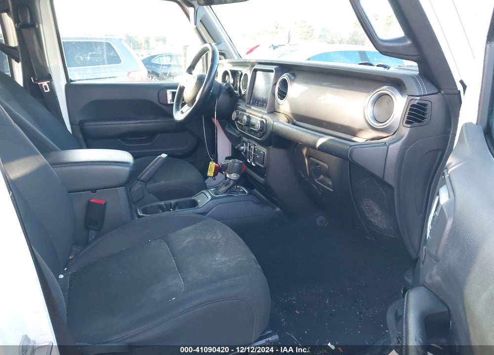 2020 JEEP WRANGLER UNLIMITED SAHARA VIN: 1C4HJXENXLW220910