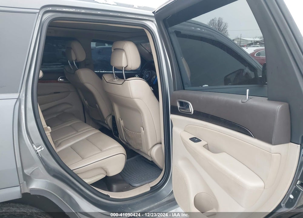 2011 JEEP GRAND CHEROKEE OVERLAND VIN: 1J4RR6GT8BC647760