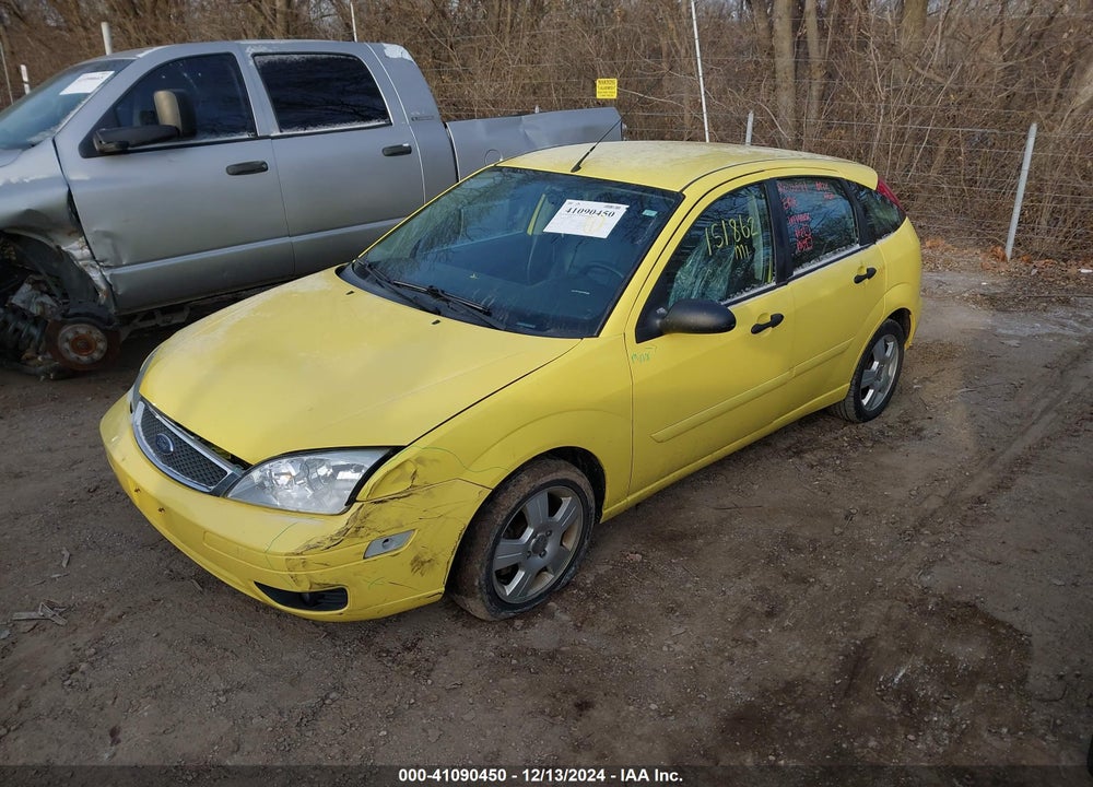 2005 FORD FOCUS ZX5 VIN: 3FAFP37N45R152319