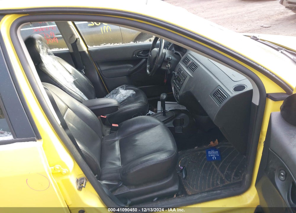 2005 FORD FOCUS ZX5 VIN: 3FAFP37N45R152319