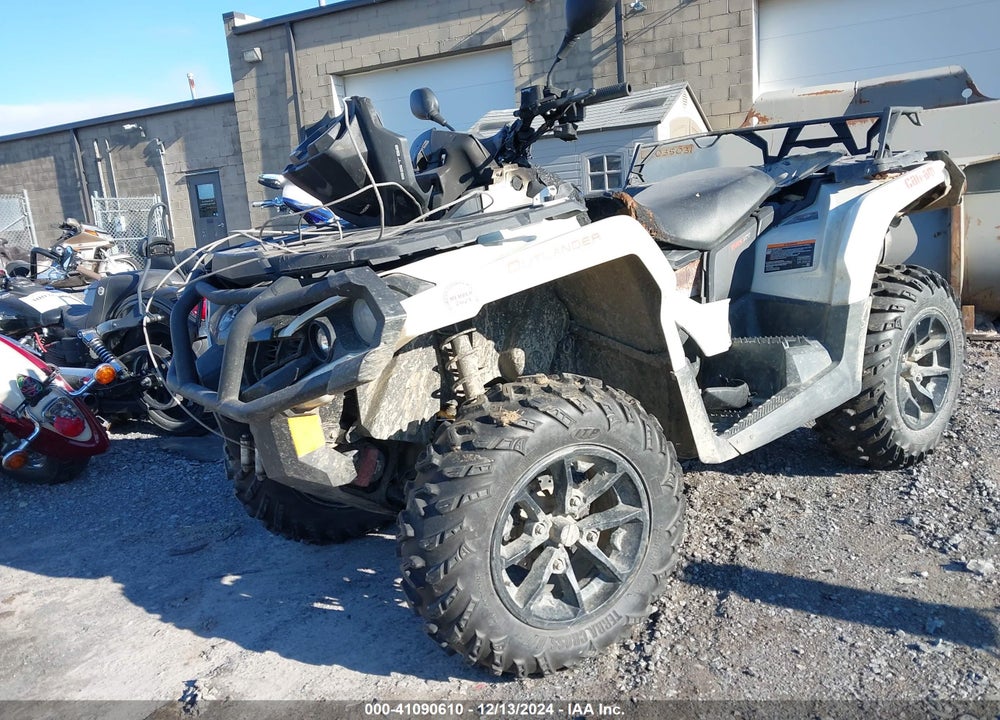 2017 CAN-AM OUTLANDER MAX 650 XT VIN: 3JBLPAJ23HJ002904