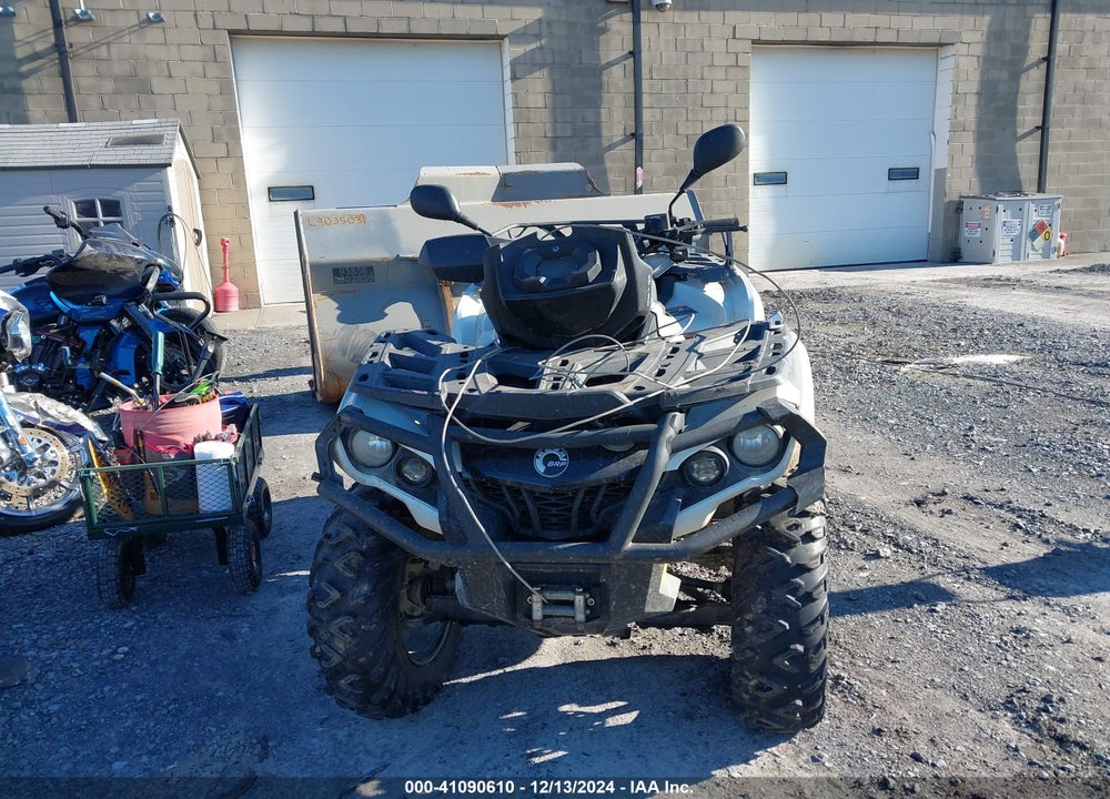 2017 CAN-AM OUTLANDER MAX 650 XT VIN: 3JBLPAJ23HJ002904