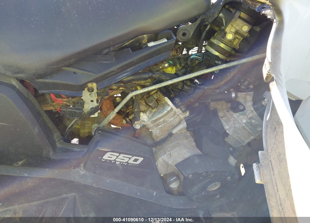 2017 CAN-AM OUTLANDER MAX 650 XT VIN: 3JBLPAJ23HJ002904