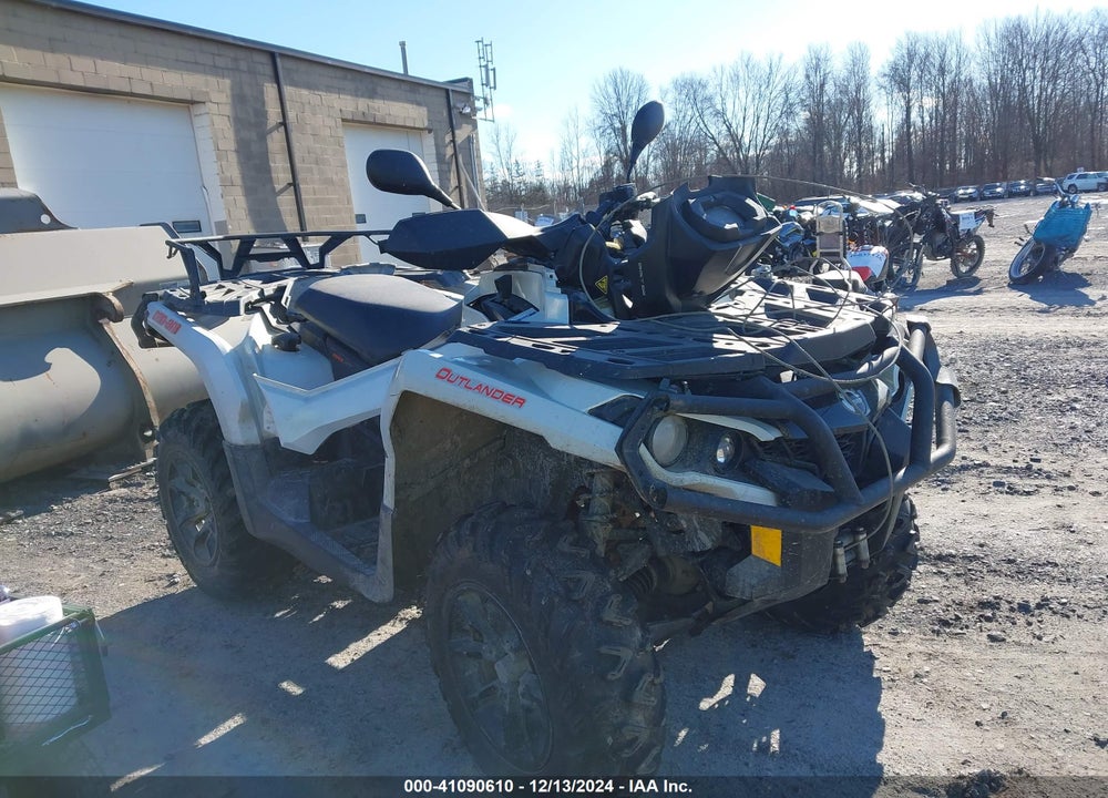 2017 CAN-AM OUTLANDER MAX 650 XT VIN: 3JBLPAJ23HJ002904