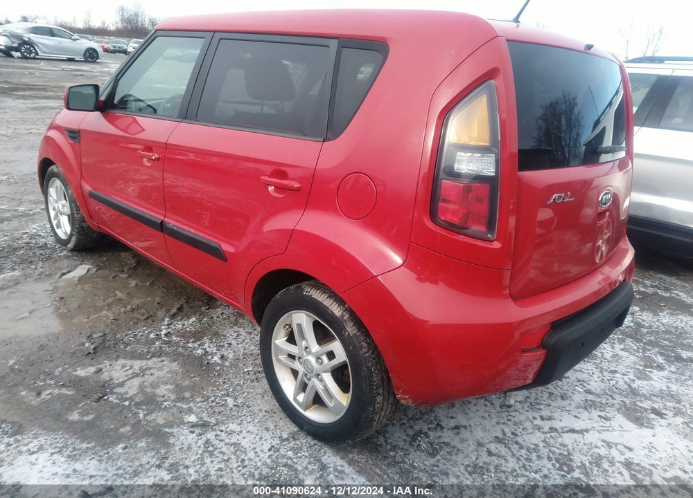 2011 KIA SOUL VIN: KNDJT2A22B7311205