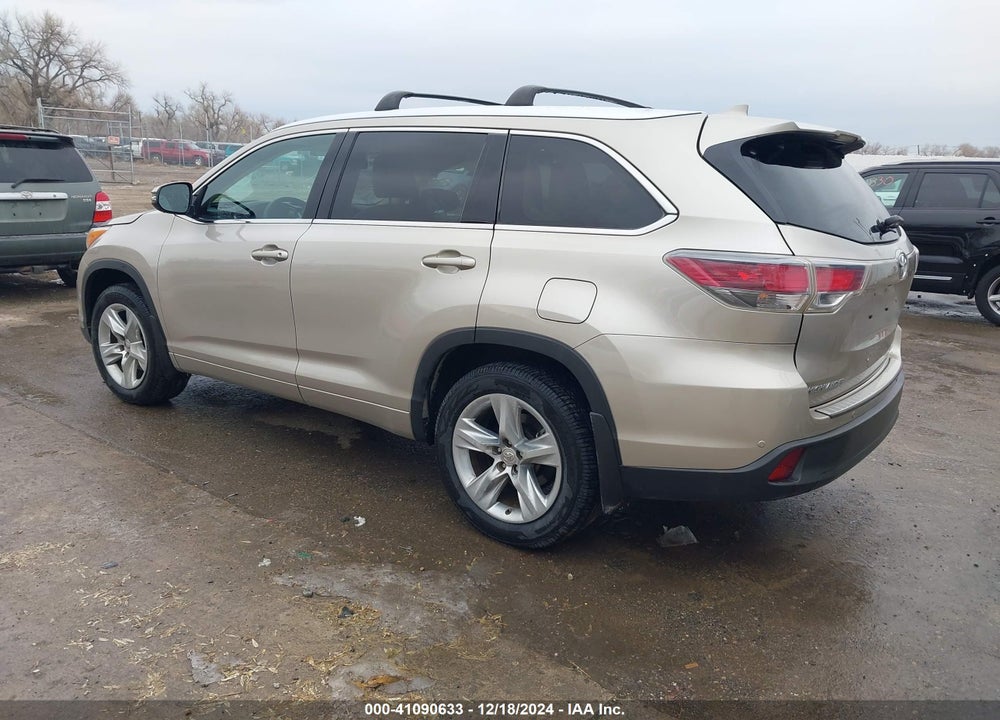 2015 TOYOTA HIGHLANDER LIMITED PLATINUM V6 VIN: 5TDDKRFH2FS205189
