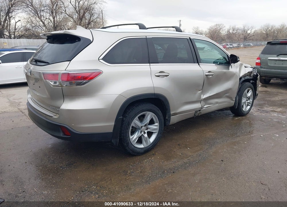 2015 TOYOTA HIGHLANDER LIMITED PLATINUM V6 VIN: 5TDDKRFH2FS205189