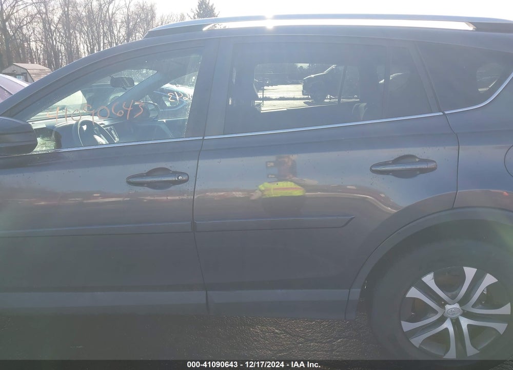 2016 TOYOTA RAV4 LE VIN: 2T3BFREV7GW530777