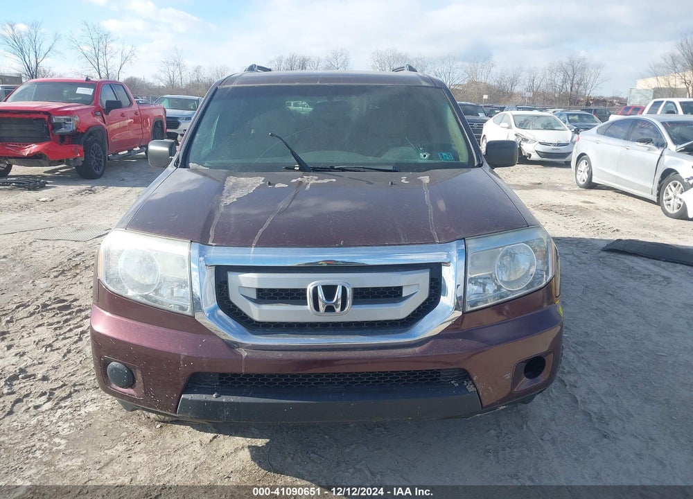 2011 HONDA PILOT LX VIN: 5FNYF4H26BB019218