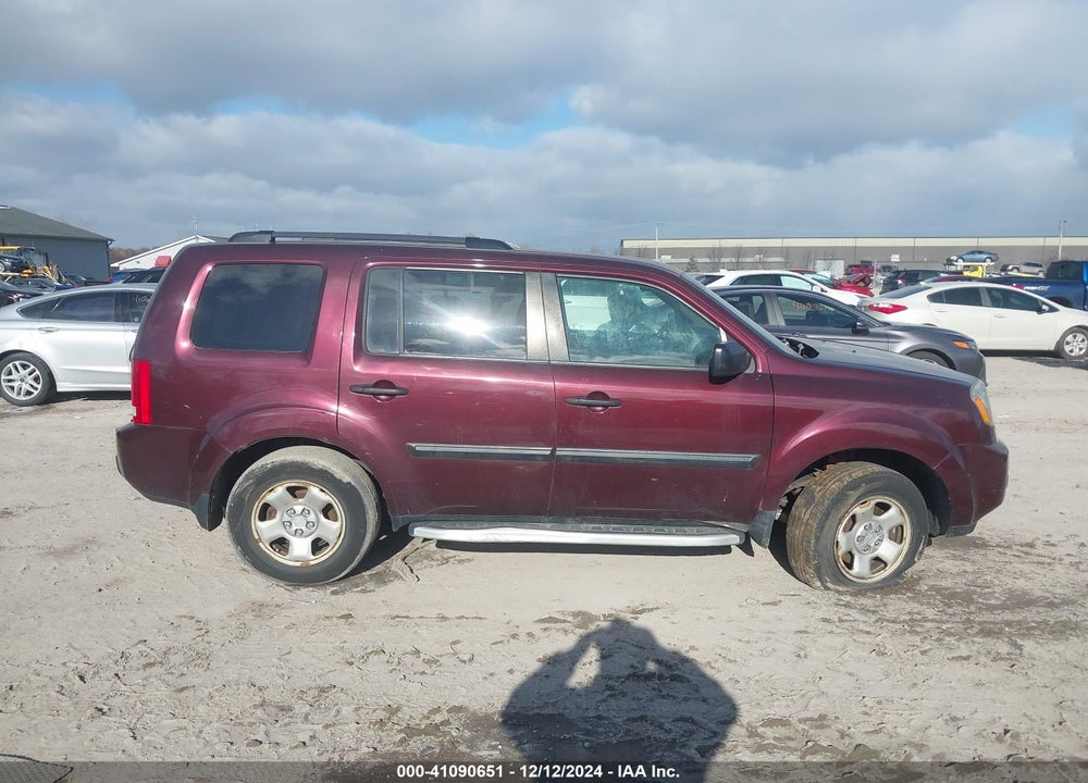 2011 HONDA PILOT LX VIN: 5FNYF4H26BB019218