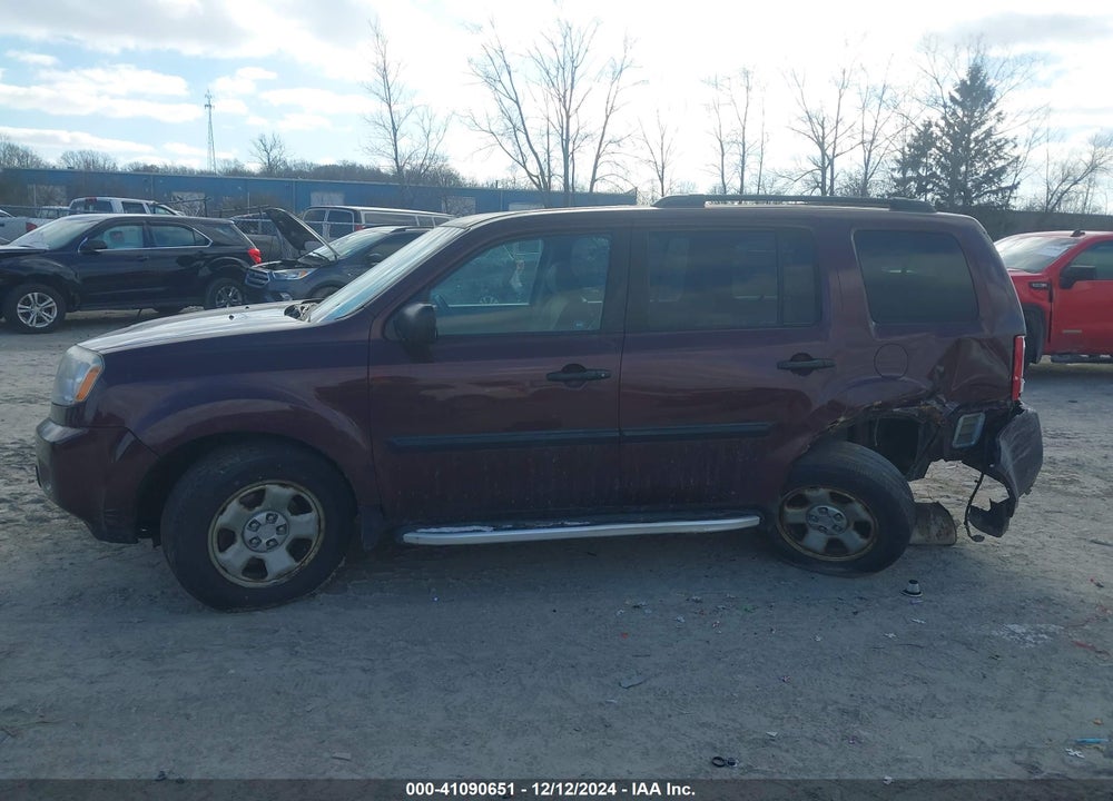 2011 HONDA PILOT LX VIN: 5FNYF4H26BB019218