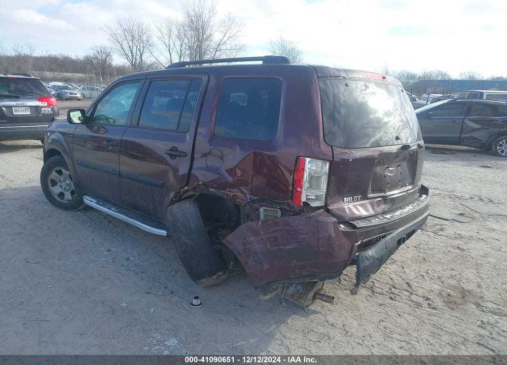 2011 HONDA PILOT LX VIN: 5FNYF4H26BB019218