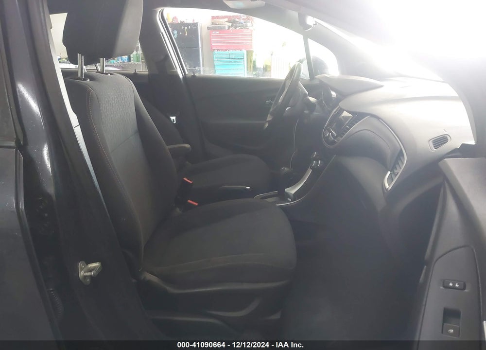 2019 CHEVROLET TRAX LS VIN: 3GNCJKSB2KL291635