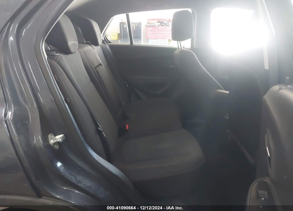2019 CHEVROLET TRAX LS VIN: 3GNCJKSB2KL291635