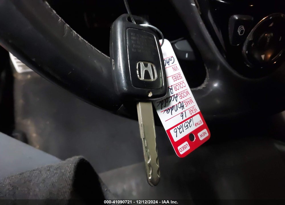 2016 HONDA ACCORD VIN: 1HGCR2F59GA034915