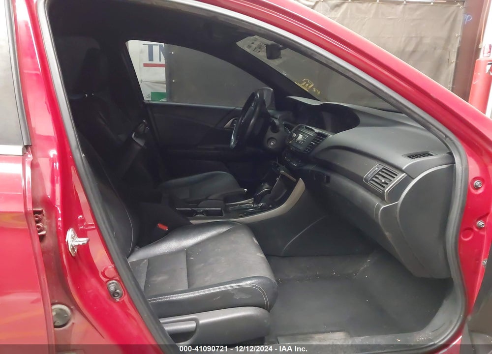 2016 HONDA ACCORD VIN: 1HGCR2F59GA034915