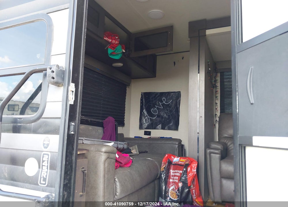 2023 GRAND DESIGN TRANSCEND VIN: 573TT3124PDD05814