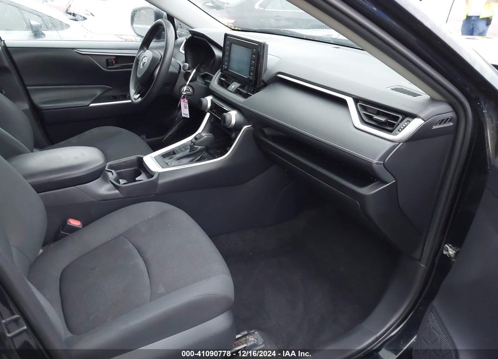 2019 TOYOTA RAV4 LE VIN: 2T3G1RFV5KW049079
