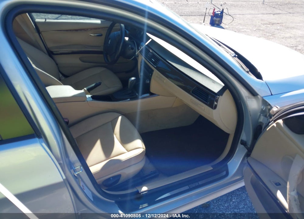 2009 BMW 328I VIN: WBAPH77549NM30757